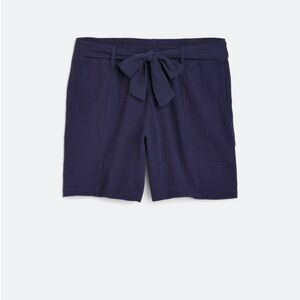 Flowy Short with elastic waistband and tie belt. 1X